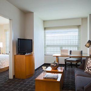 One-Bedroom King Suite
