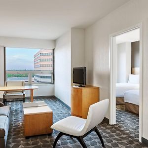 One-Bedroom Club Level Suite
